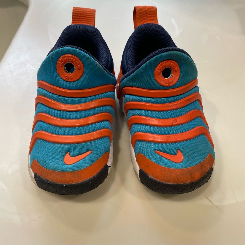 Nike. Dynamo Go Flyease. Toddler size 5